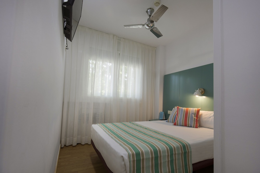 Standard Double Room Single Use photo 2