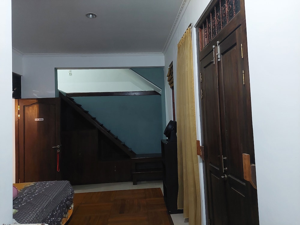 Family Studio photo 2