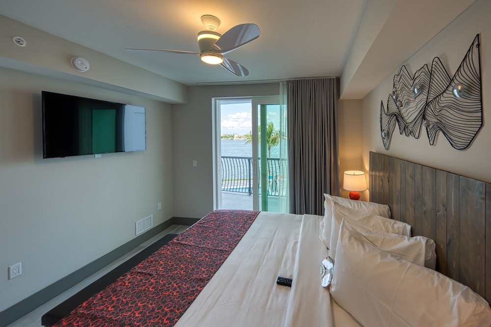 Suite, 2 Bedrooms, Bay View - Photo 5