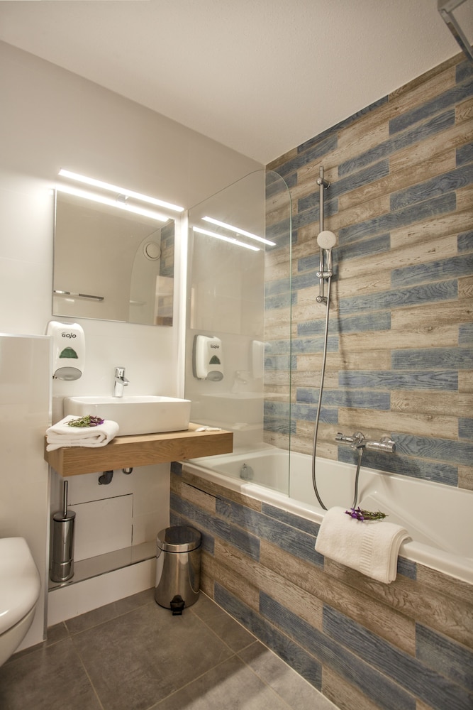 Chambre avec lits jumeaux, vue rue - Photo 4