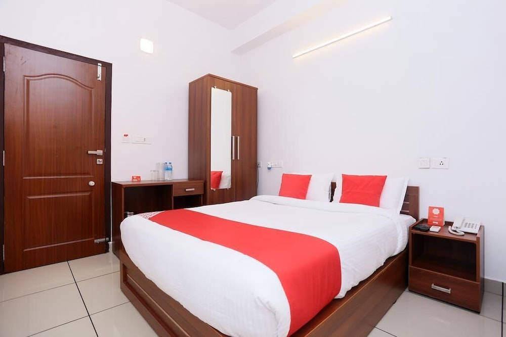 Deluxe Room, 1 Queen Bed, Accessible, Non Smoking