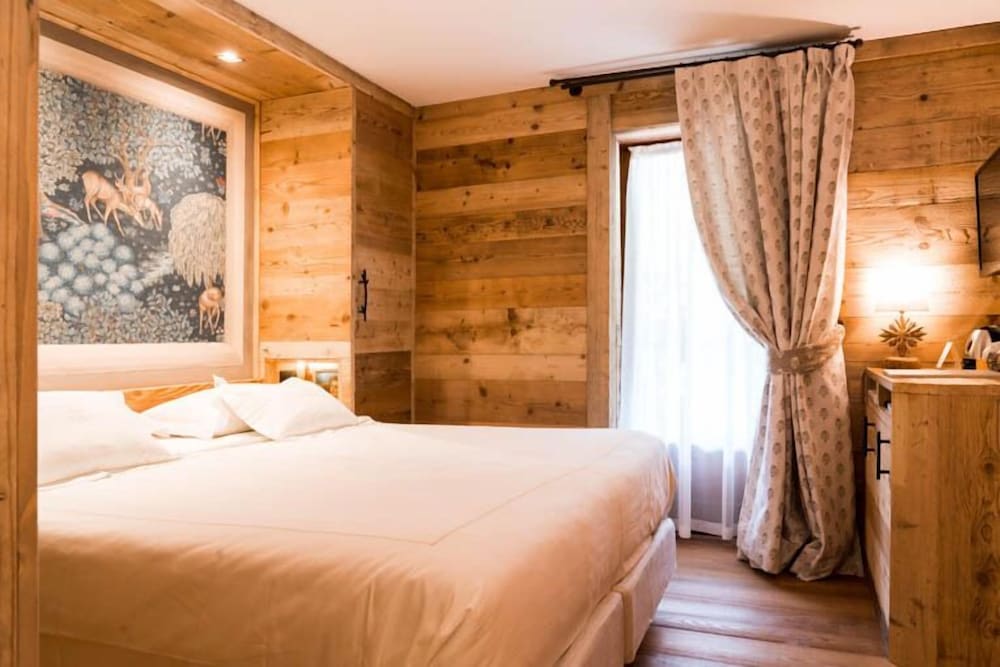 Single Room, Balcony