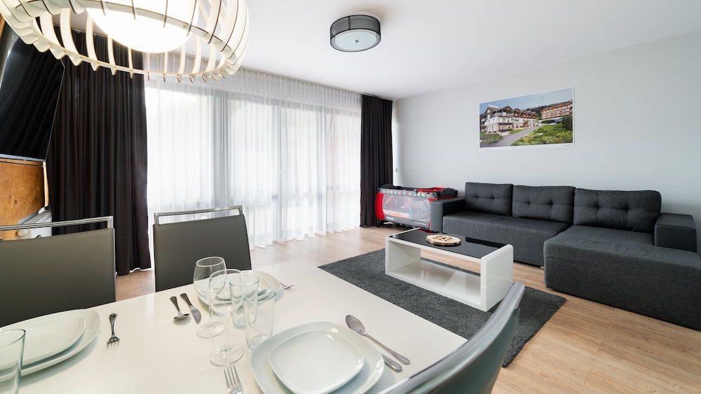 Apartment (5)