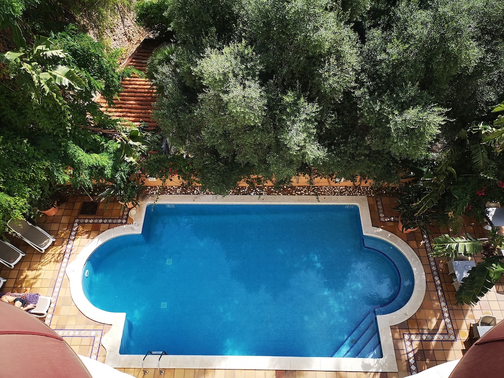 Double Room, Pool View - Photo 4