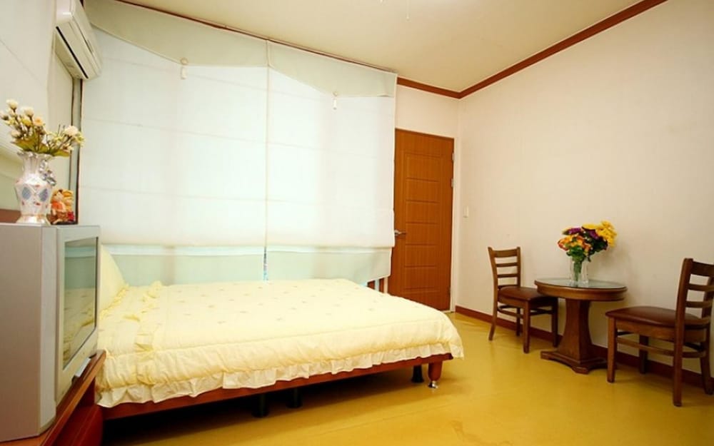 Room (Lantern (Annex 2nd floor))