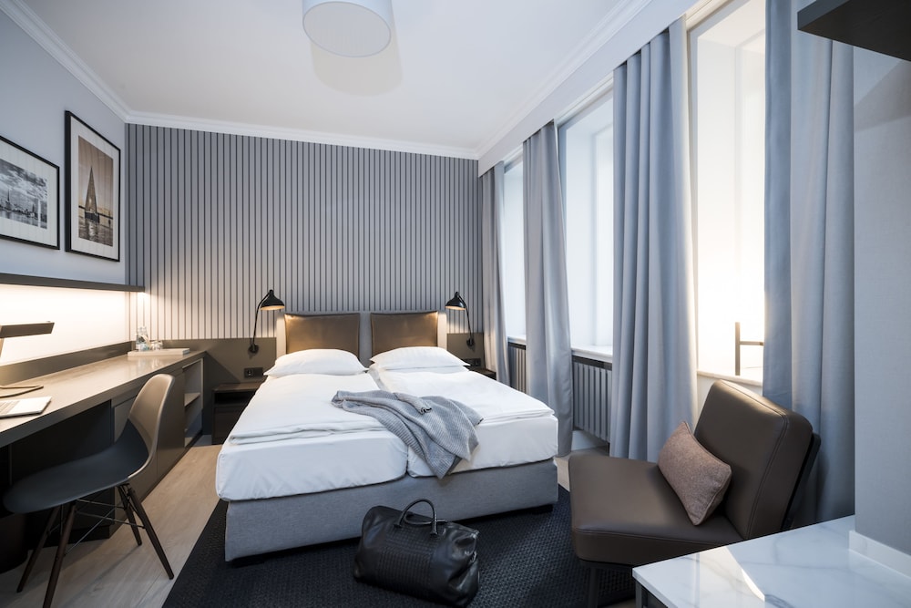 Double or Twin Room - Photo 2