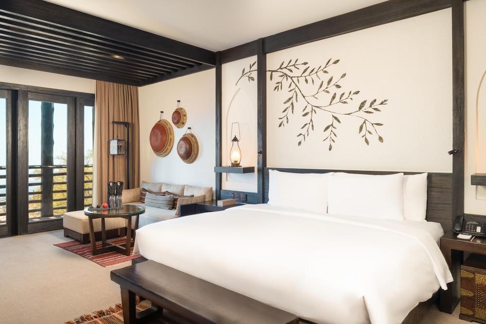 Room, 1 King Bed (Jabal Ridge View) photo 3