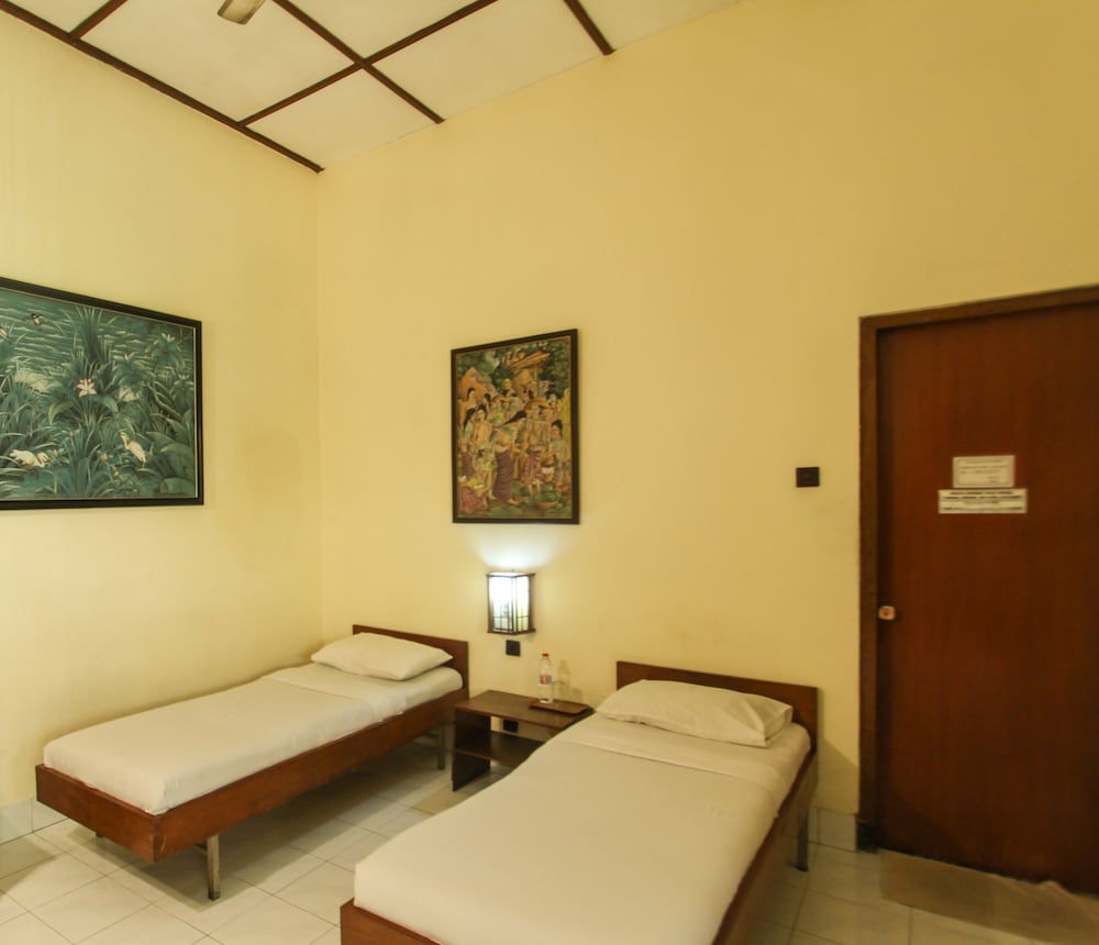 Economy Room, Private Bathroom - Photo 4