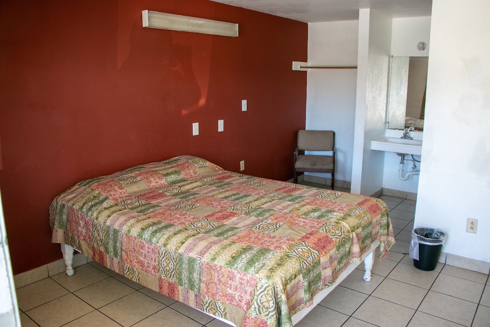 Basic Single Room photo 1