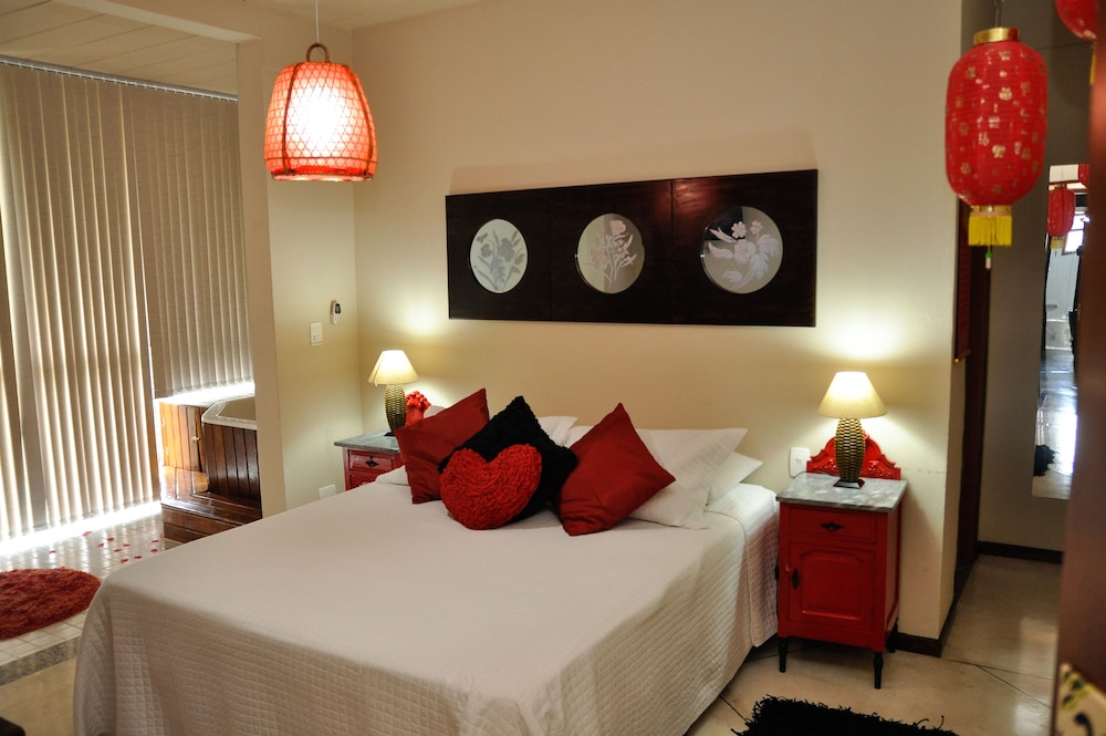Double Room, Bathtub