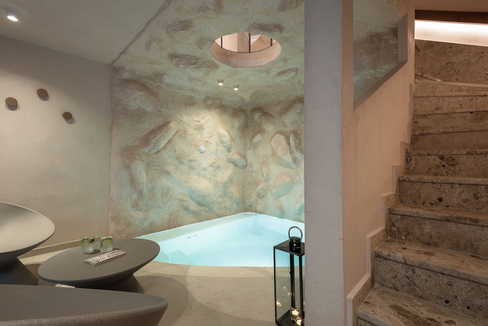 Signature Suite