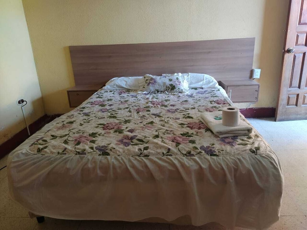 Standard Double or Twin Room, 1 Queen Bed photo 2