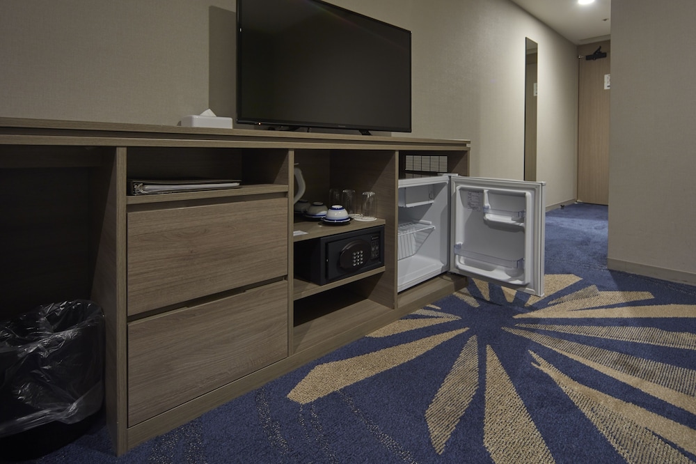 10th-24th Deluxe Twin Room, Non Smoking - Photo 8