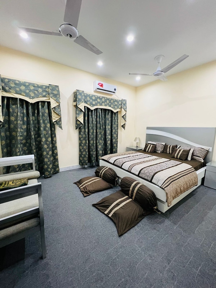 Grand Room photo 1
