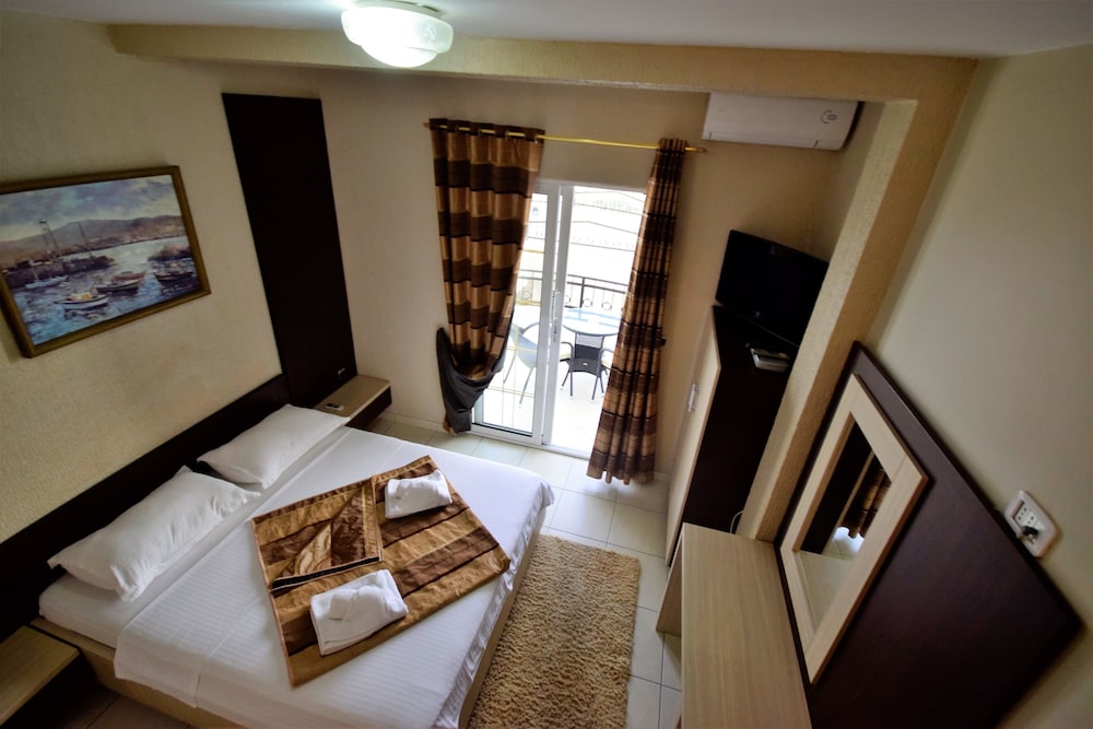 Double Room, Balcony, Sea View photo 1