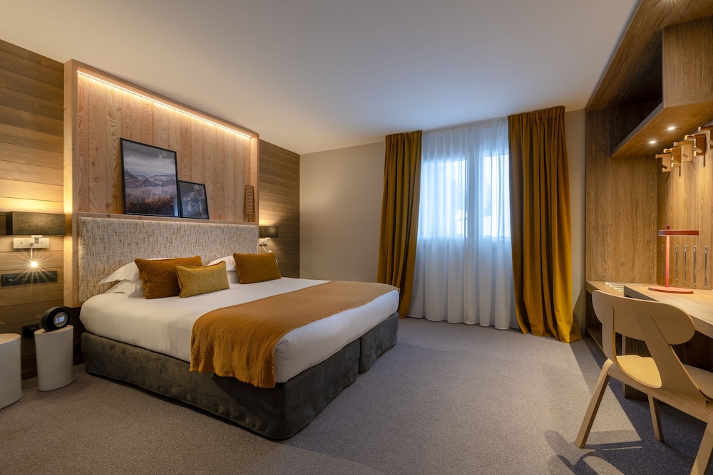 Superior Double or Twin Room photo 1
