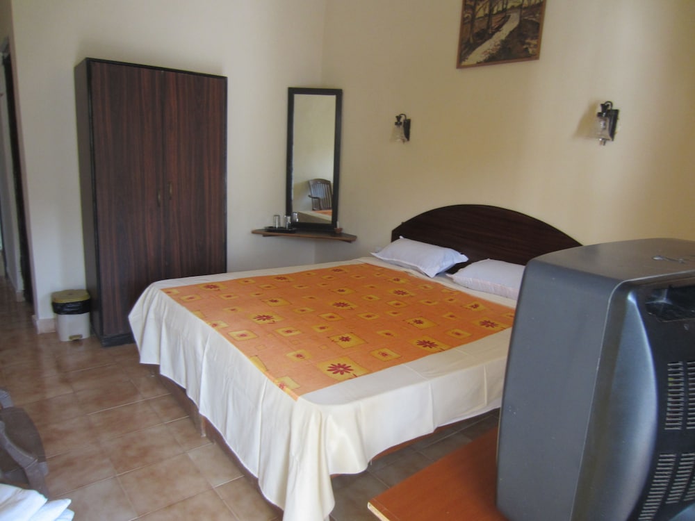 Room (AC) - Photo 1