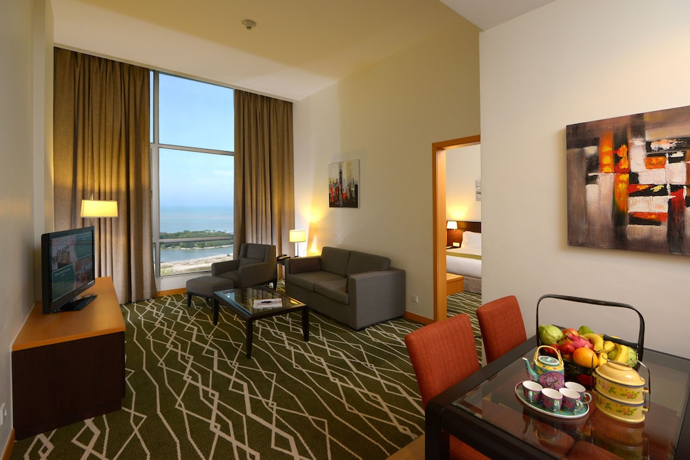 Suite, 1 King Bed, City View - Photo 2