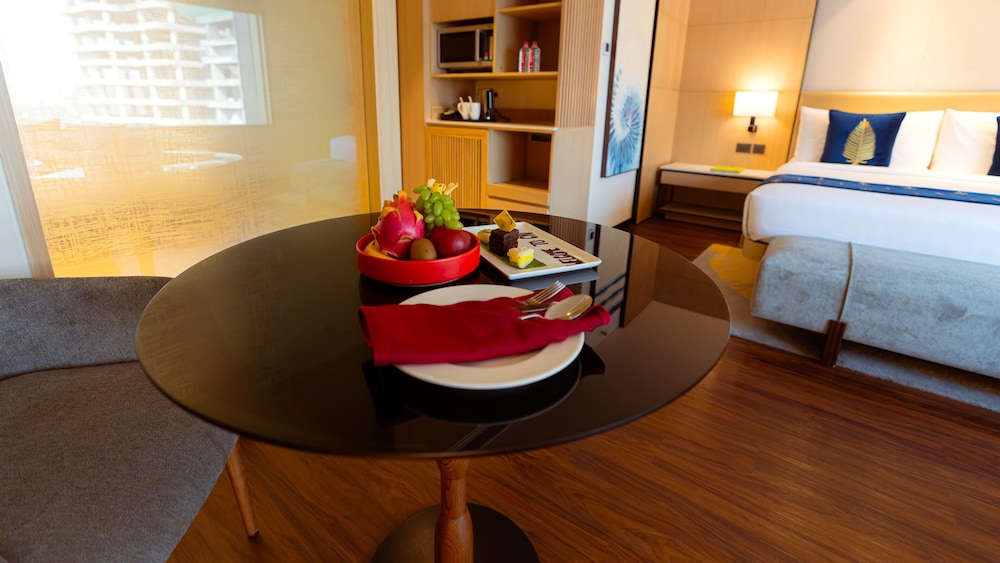 Studio Suite, 1 King Bed, City View - Photo 5