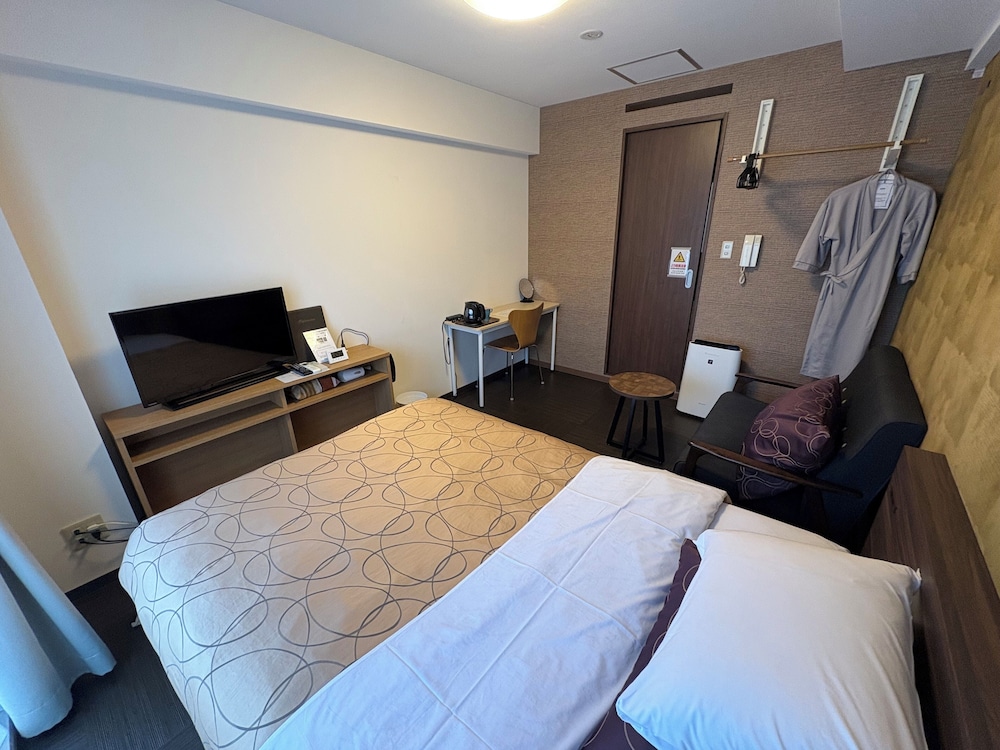 Basic Double Room Single Use, Non Smoking - Photo 1
