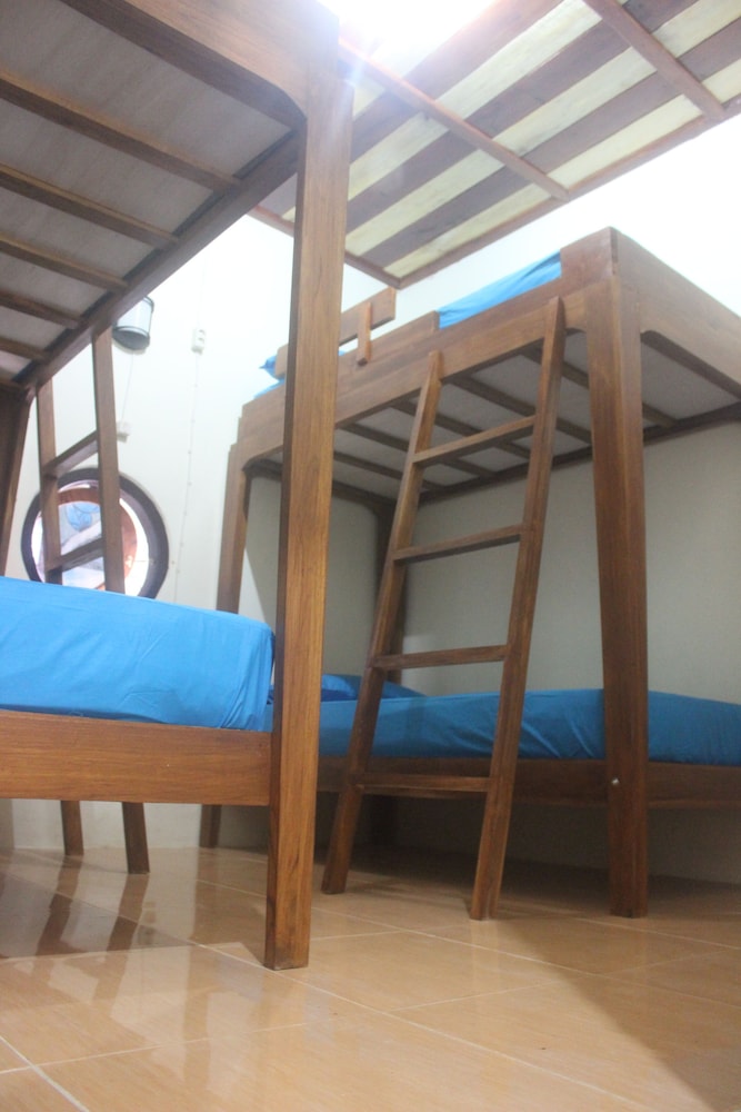 AC room - 4 persons dormitory room photo 2