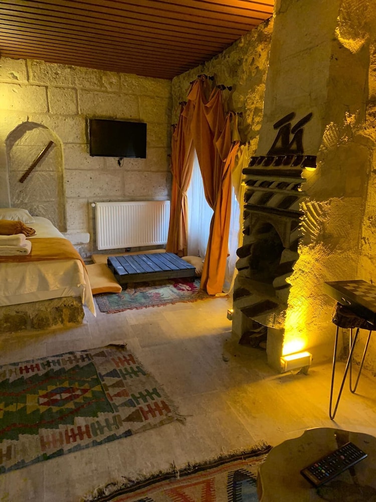 Eysan Stone Family Suite - Photo 11