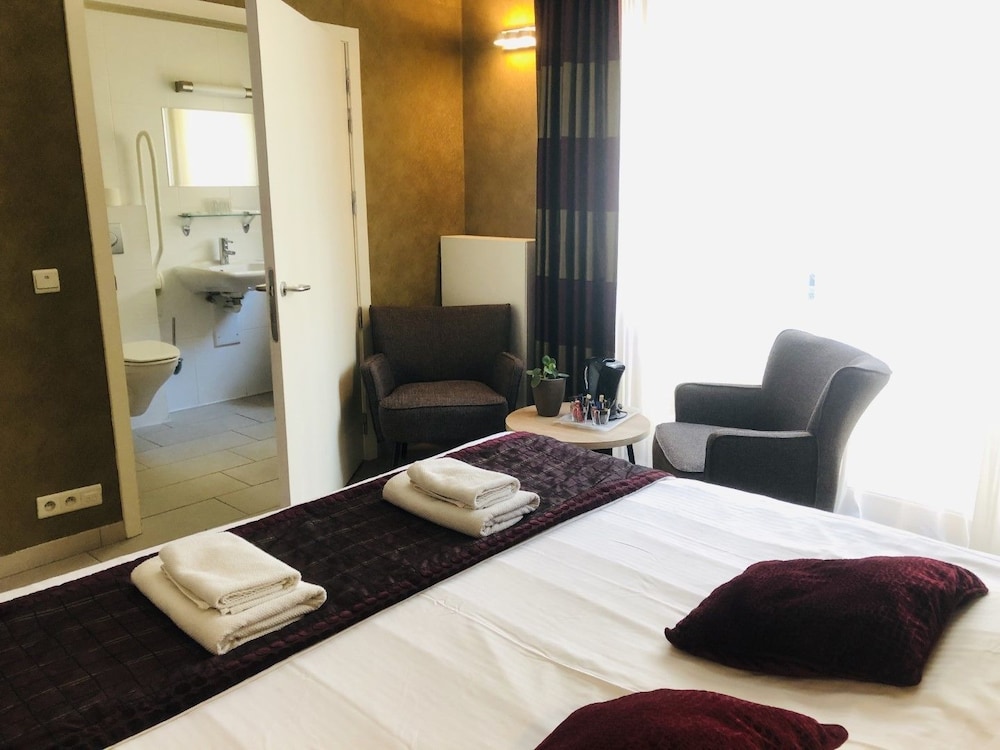 Suite (2p, Wheelchair users) photo 2