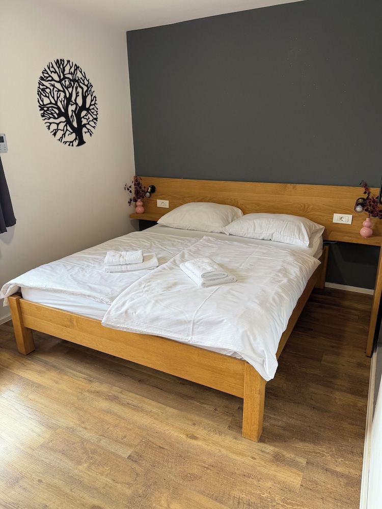 Comfort Single Room, City View