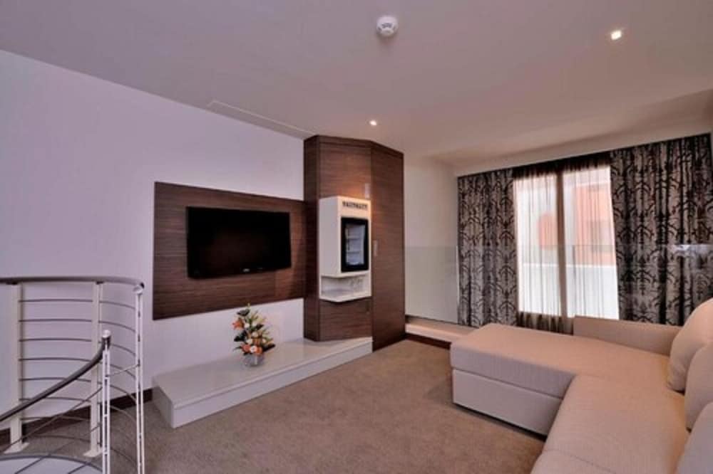 Family Suite, City View photo 3