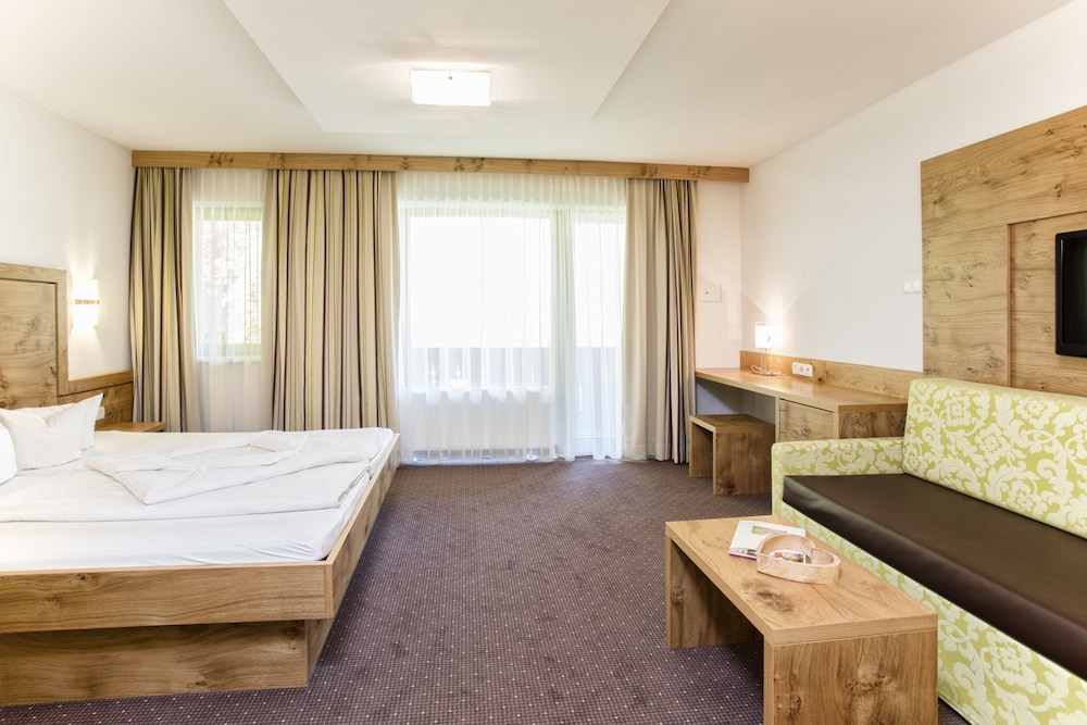 Double Room, Balcony, Park View (Alpenrose)
