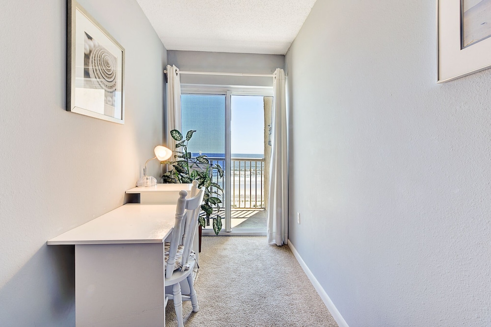 Condo, Multiple Beds, Beach View (#406 - Pets) photo 2
