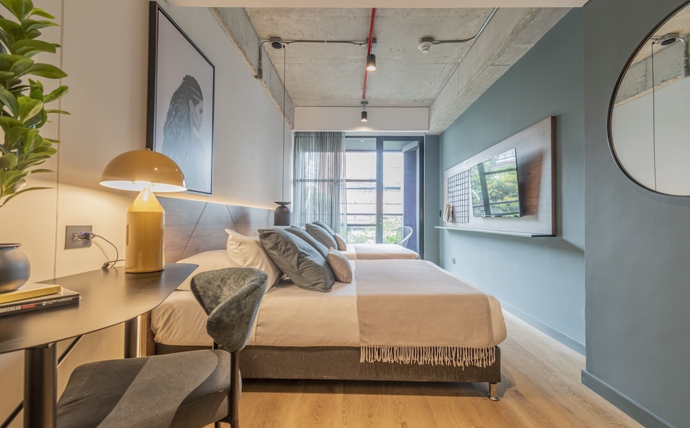 Room (XL) - Photo 4