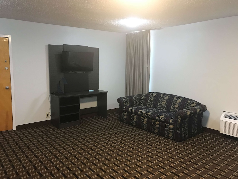 Standard Room, 2 Double Beds, Non Smoking, Refrigerator & Microwave - Photo 4