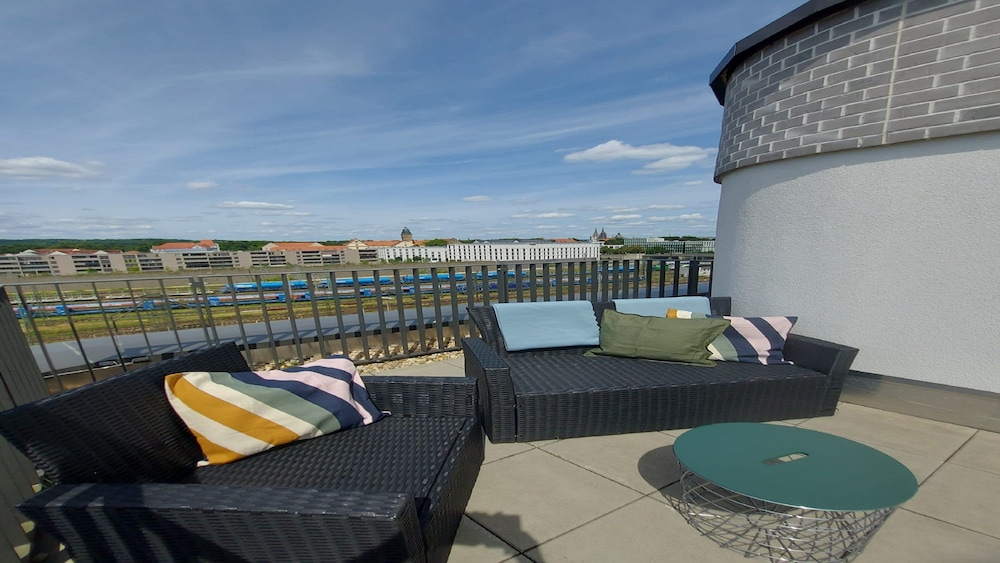 Standard Room, 1 Queen Bed (Roof Terrace) - Photo 4