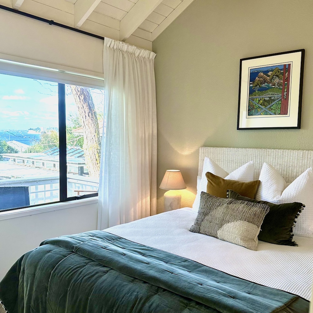 Premium Room, Kitchenette, Partial Sea View