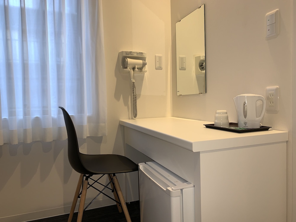 Single Room, Non Smoking (11 sqm, 120cm Bed, No Elevator) photo 3