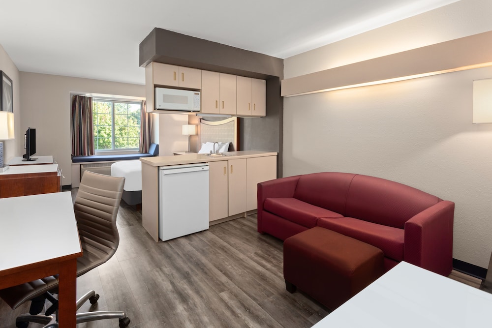 Suite, 1 Queen Bed, Accessible, Non Smoking - Photo 7