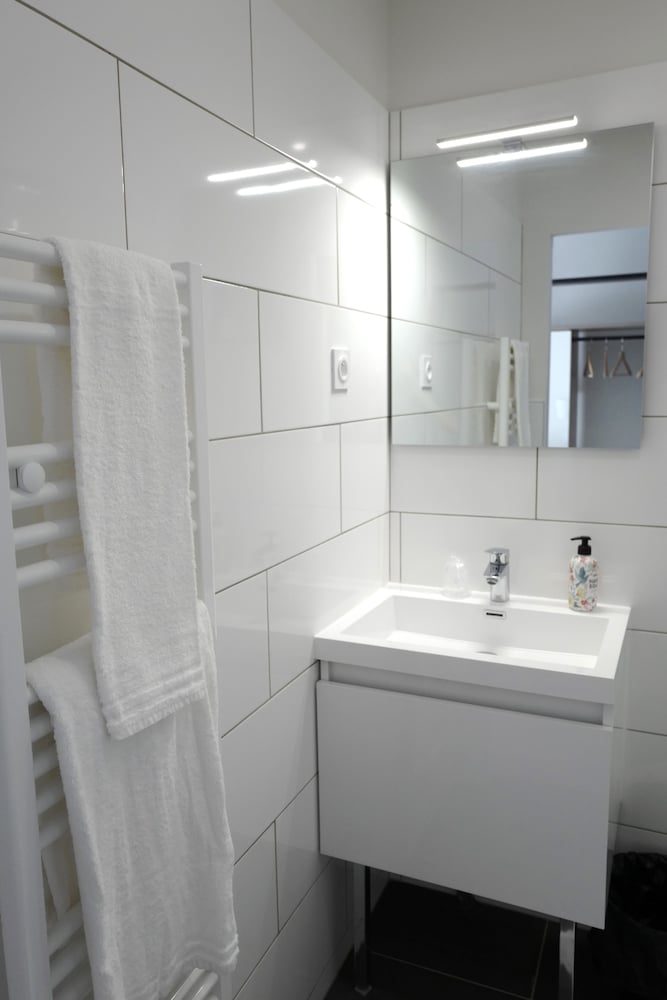 Deluxe Room - Photo 14