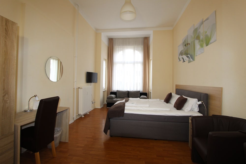Triple Room, Private Bathroom photo 2