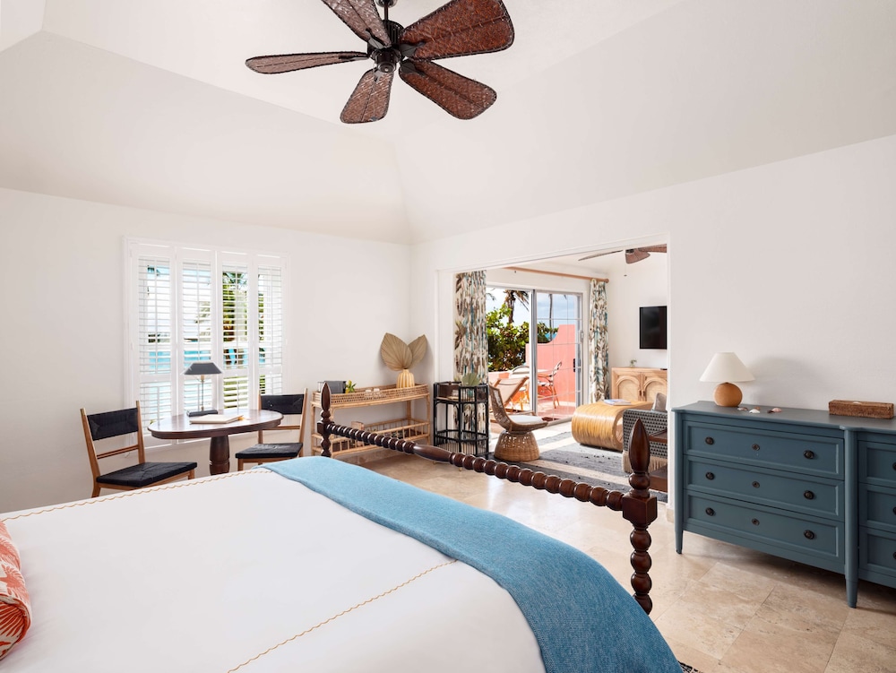 Deluxe Room (water View)