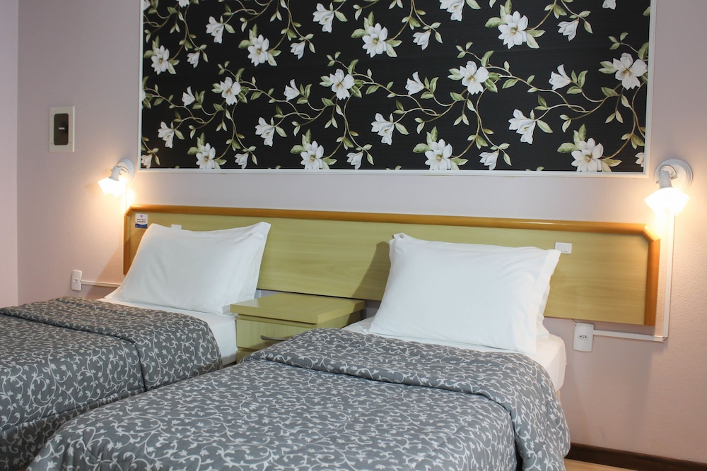 Traditional Twin Room, Non Smoking - Photo 5