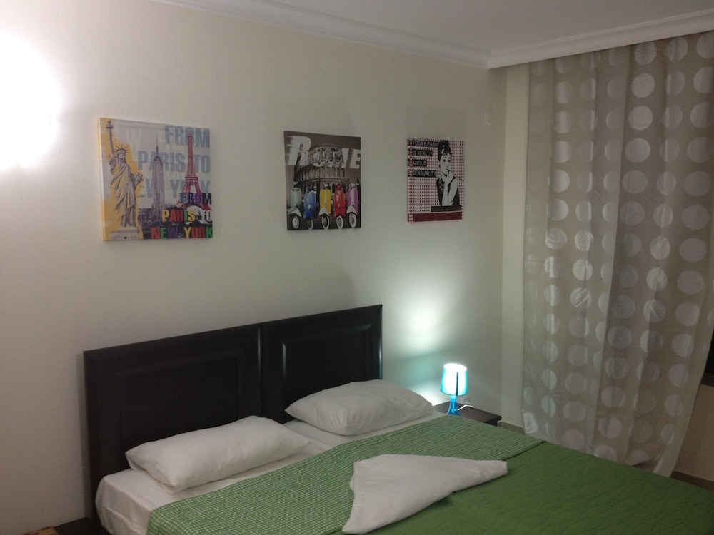 Deluxe Studio Suite, 1 Double Bed, Private Bathroom, Beachfront photo 1