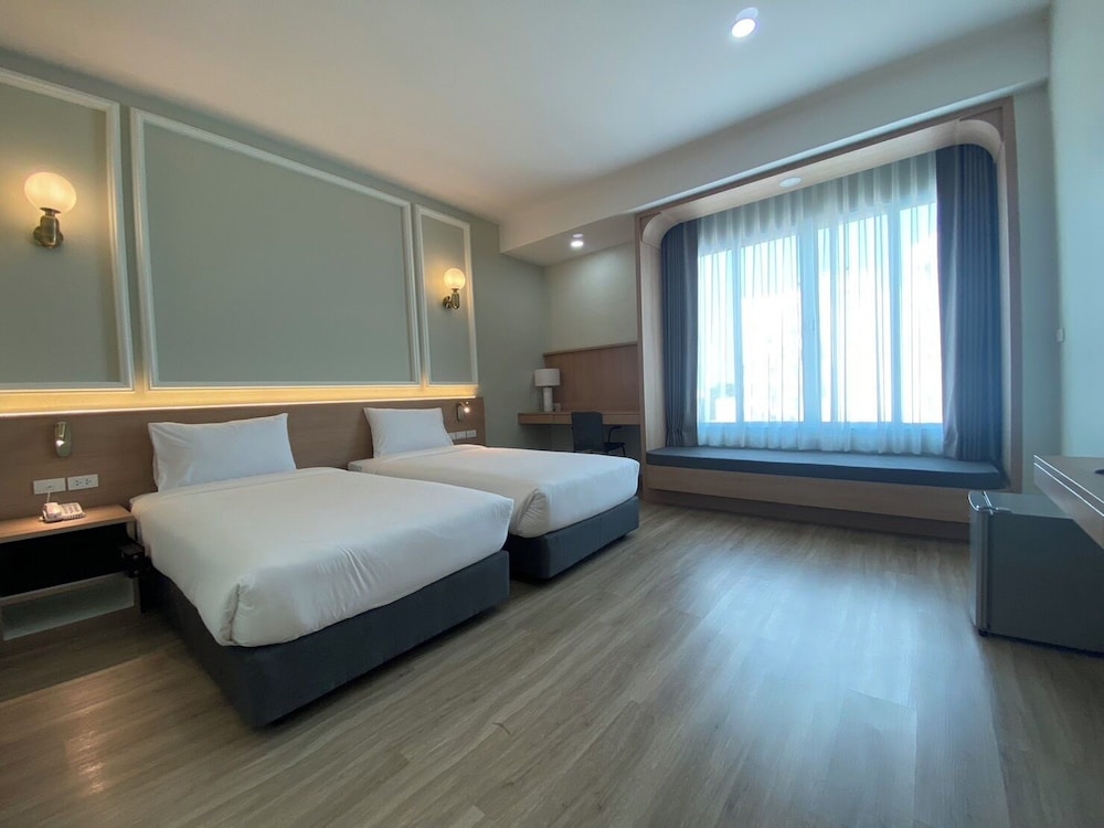 Deluxe Room, 2 Twin Beds - Photo 1
