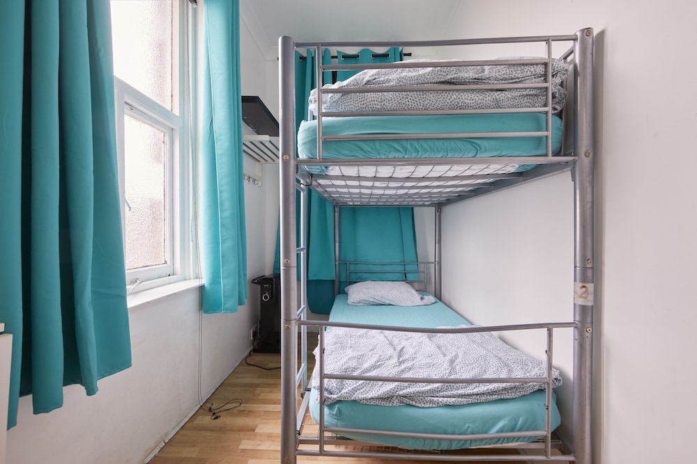 Budget Twin Room (shared bathroom) photo 1