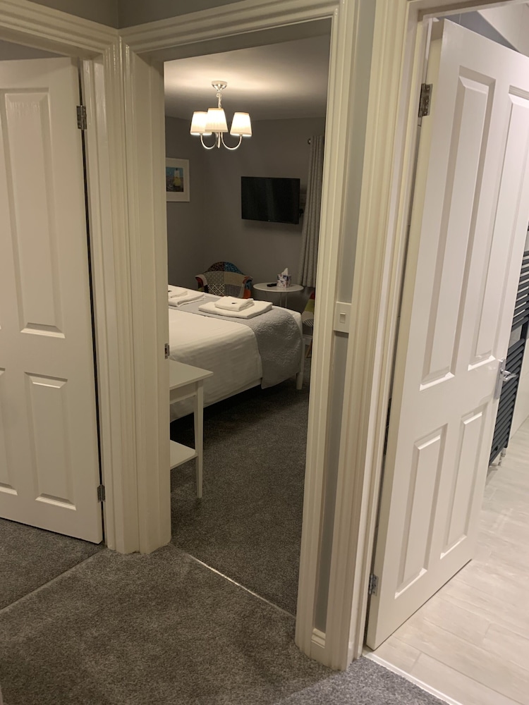 Family Suite, Ensuite (Larger) photo 3