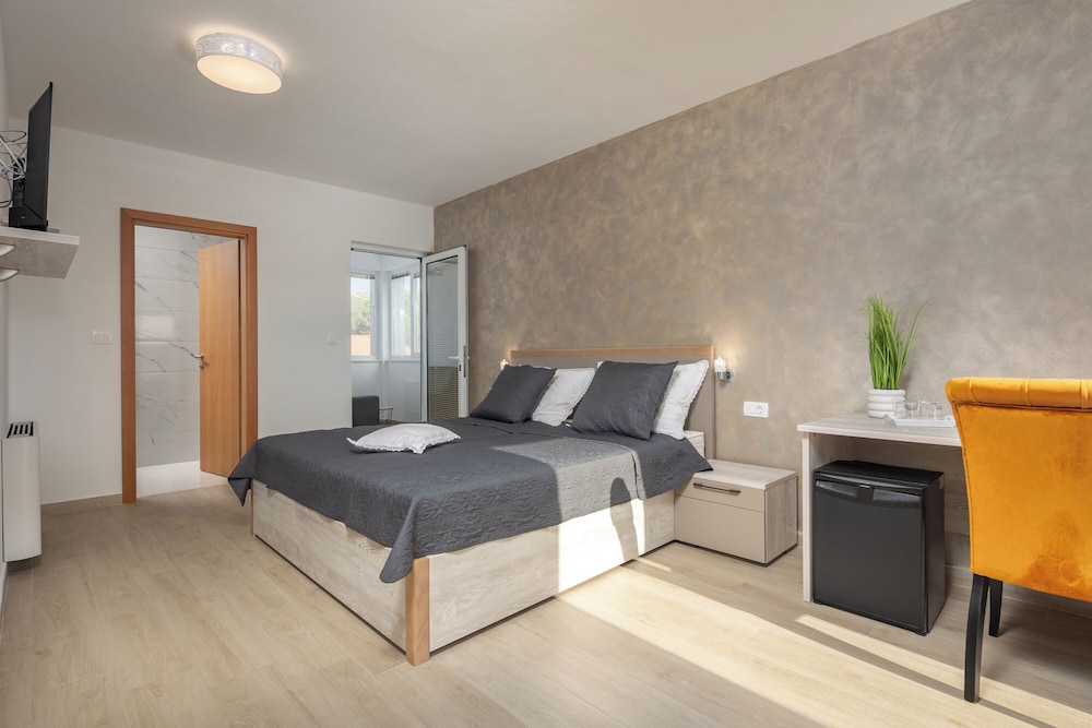 Family Room, Multiple Bedrooms, Sea Facing (Family Resort Santa Maria II Room 201)