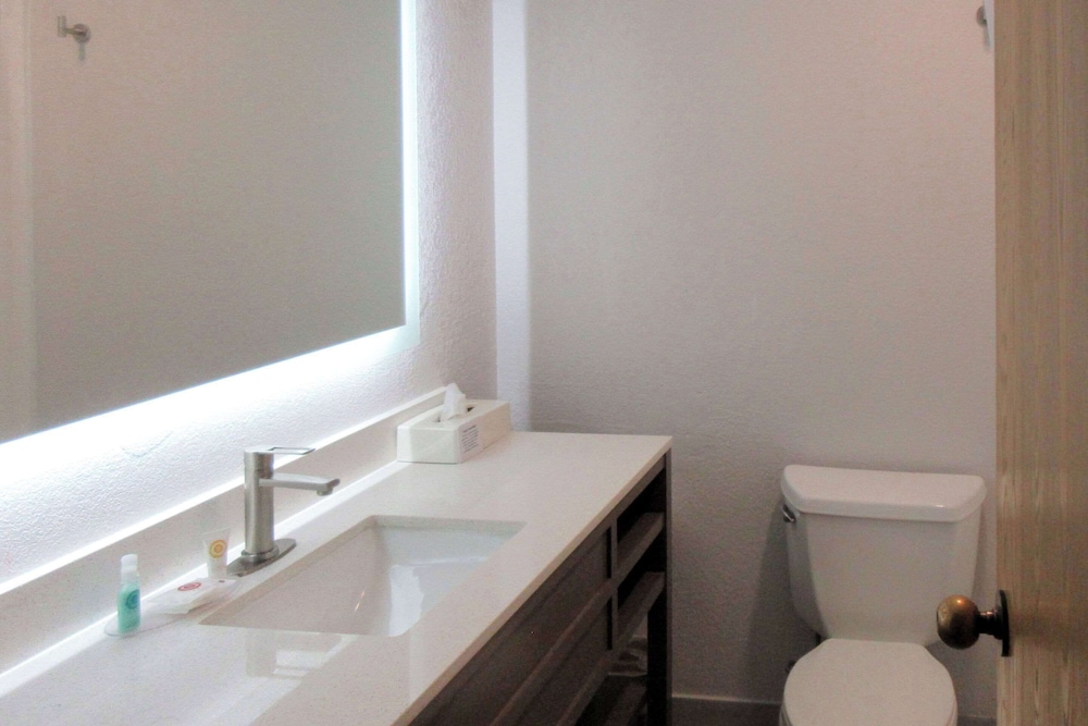 Suite, 1 King Bed, Non Smoking (Sofa Bed) - Photo 2