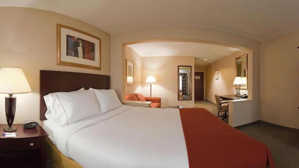Standard Room, Multiple Beds - Photo 5