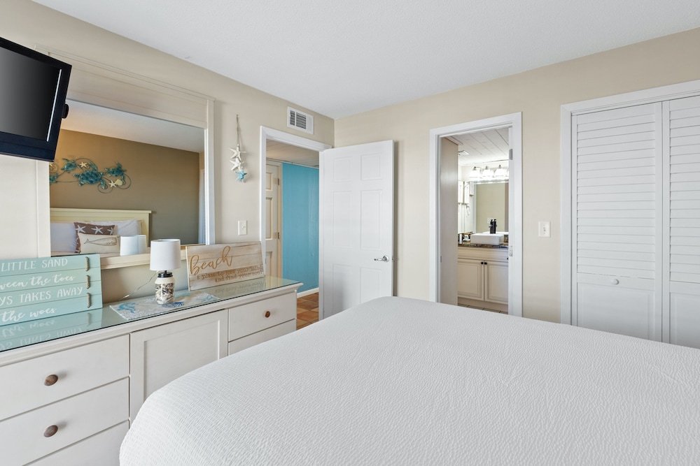 Condo, 2 Bedrooms, Ocean View (1-608)