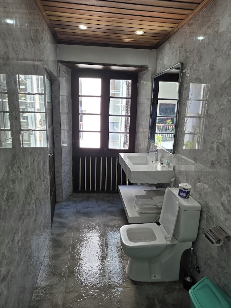 Standard Triple Room, City View
